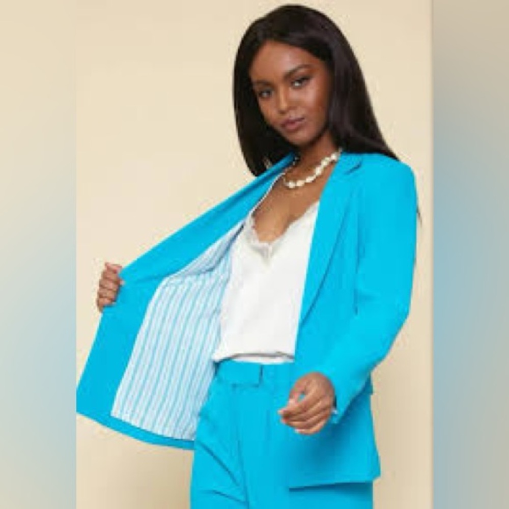 NWT Skies are Blue blazer. Hot color with fun inside detail.